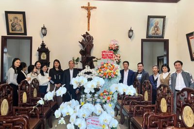 TRƯỜNG TIỂU HỌC HỒNG QUANG CHÚC MỪNG GIÁNG SINH GIÁO XỨ BÁO ĐÁP